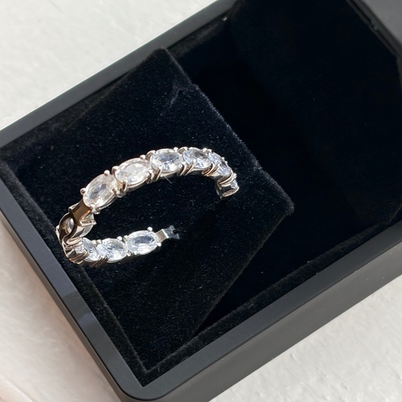 Two solo sterling silver hoop earrings: Cambodian Zirkon & Green Amethyst - Picture 5 of 13